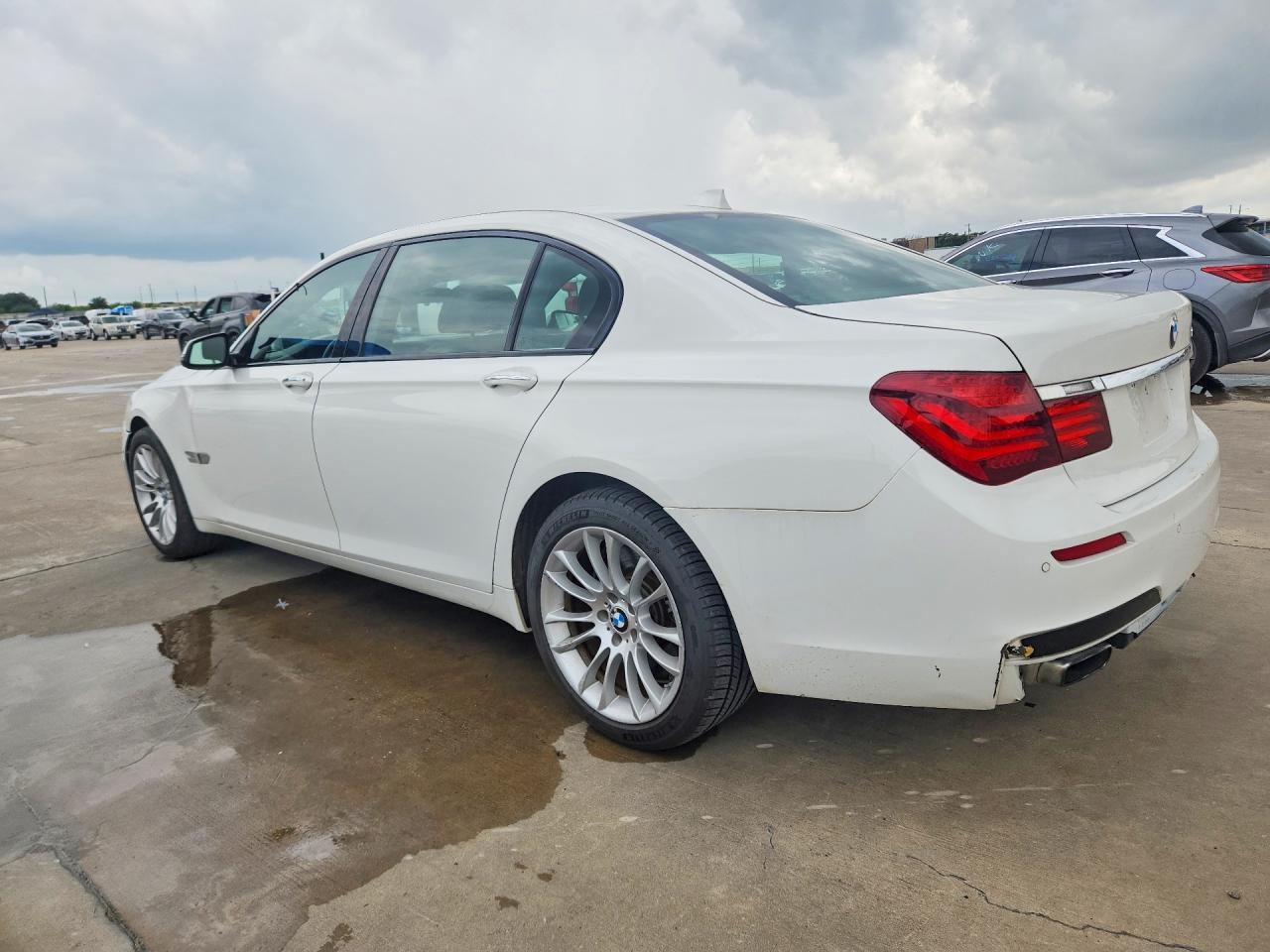 2014 BMW 750 Li - Фото 2