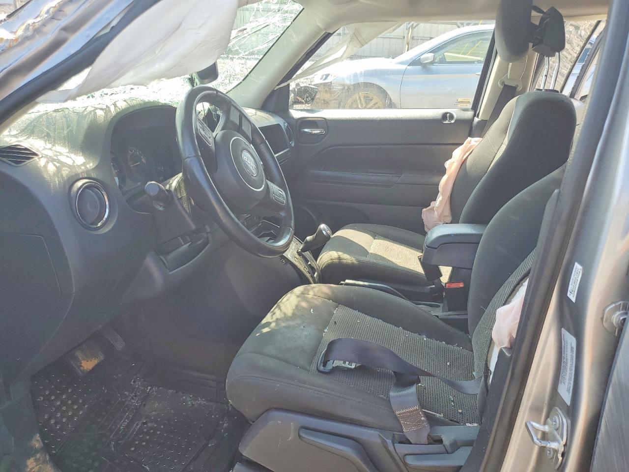 2016 Jeep Patriot Latitude - Image 7