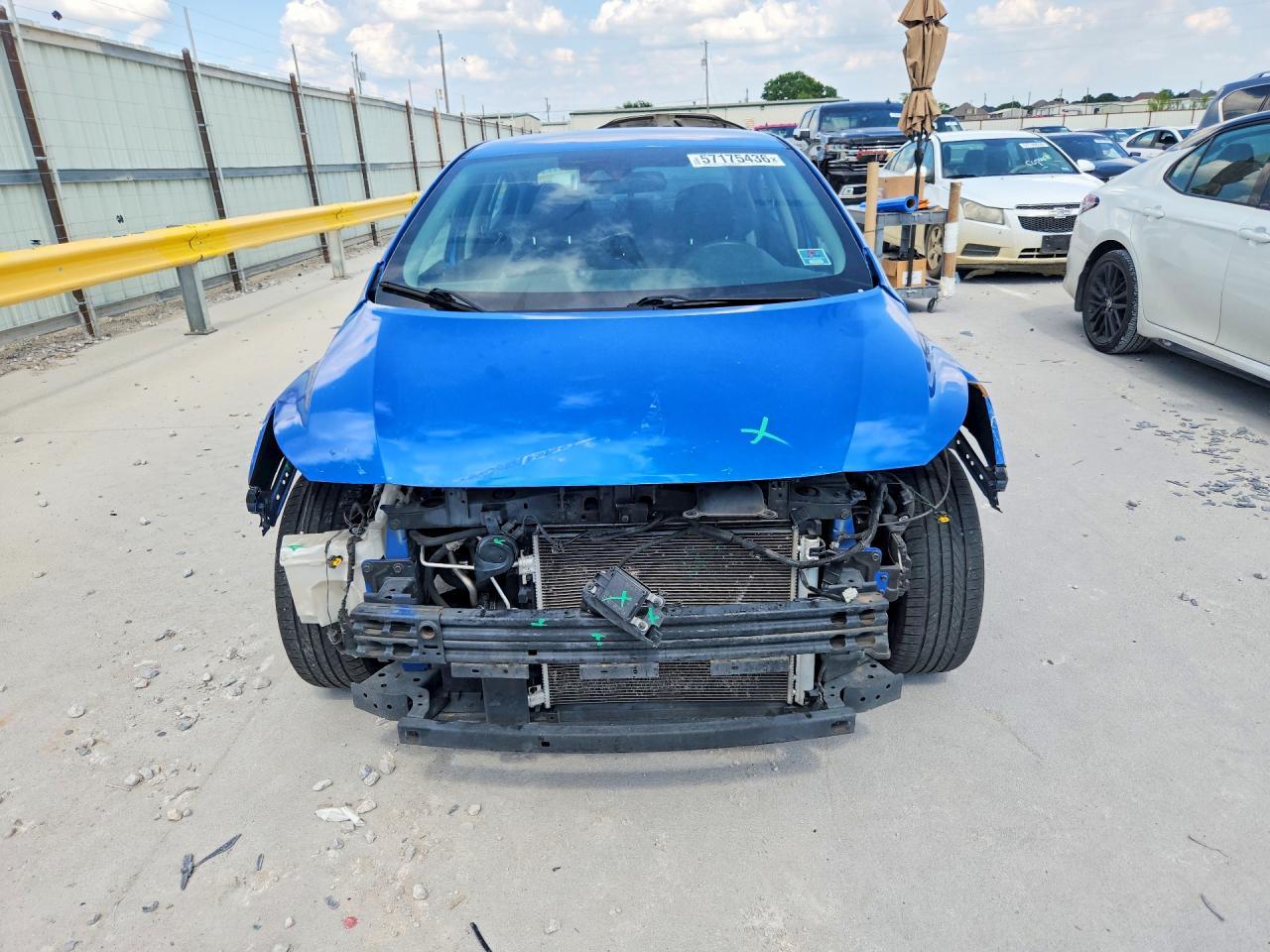 2020 Nissan Versa Sv - Image 5