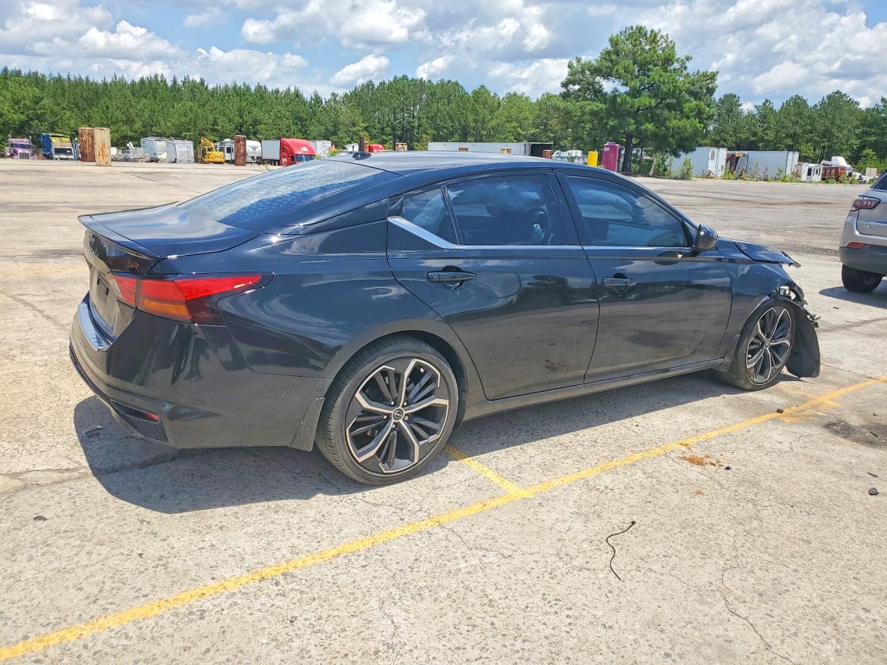 2023 Nissan Altima Sr - Фото 3
