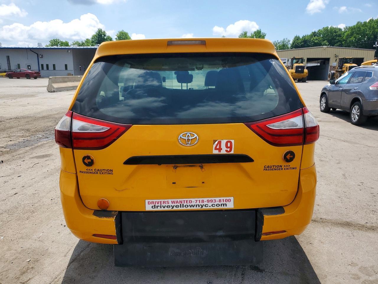2017 Toyota Sienna L 7-Passenger - Image 6