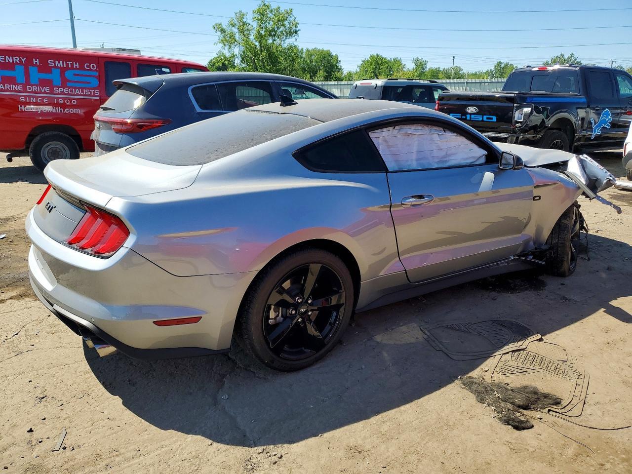 2022 Ford Mustang Gt - Фото 3