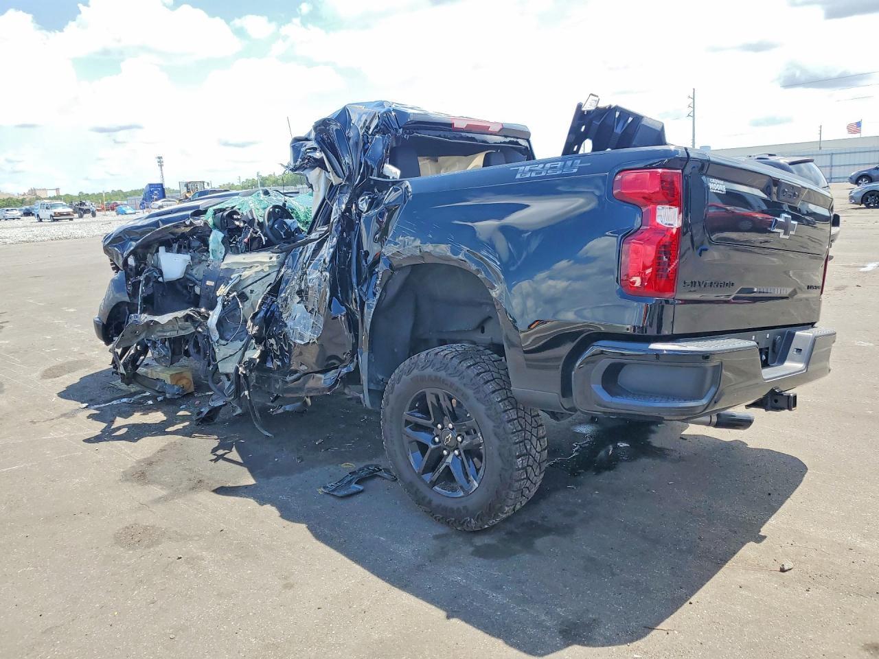 2026 Chevrolet Silverado K1500 Trail Boss Custom - Фото 2