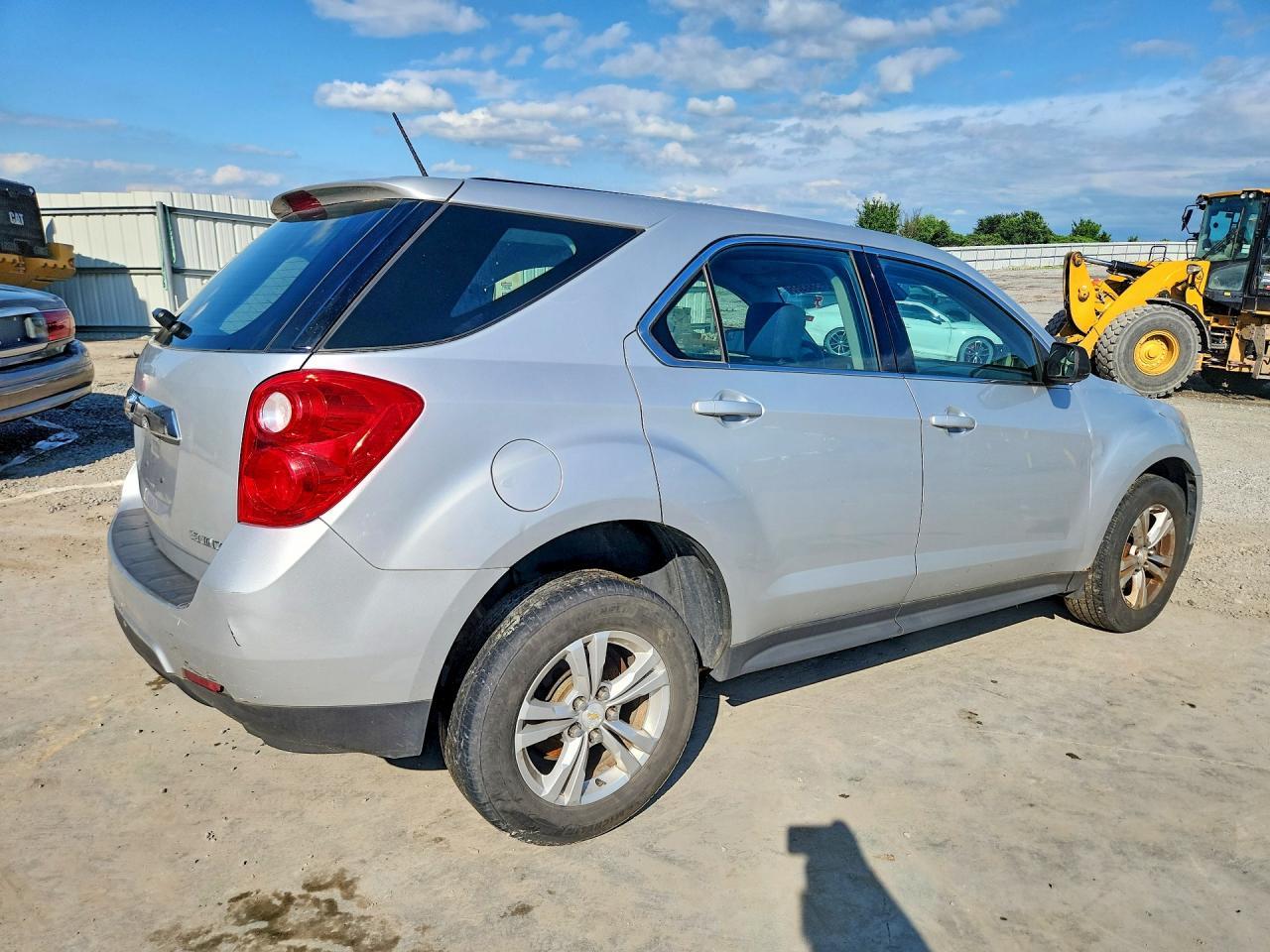 2014 Chevrolet Equinox - Image 3