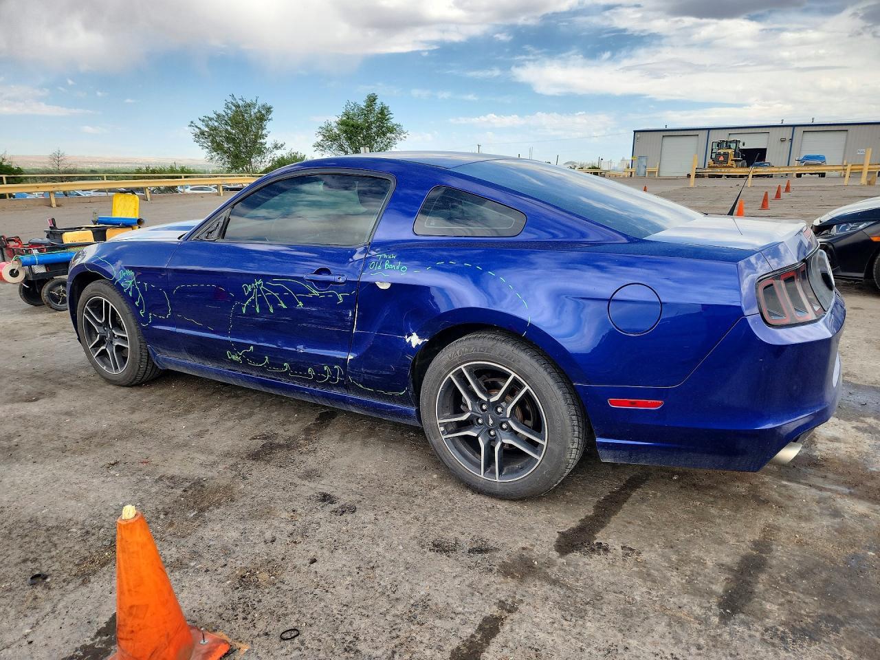 2013 Ford Mustang - Фото 2