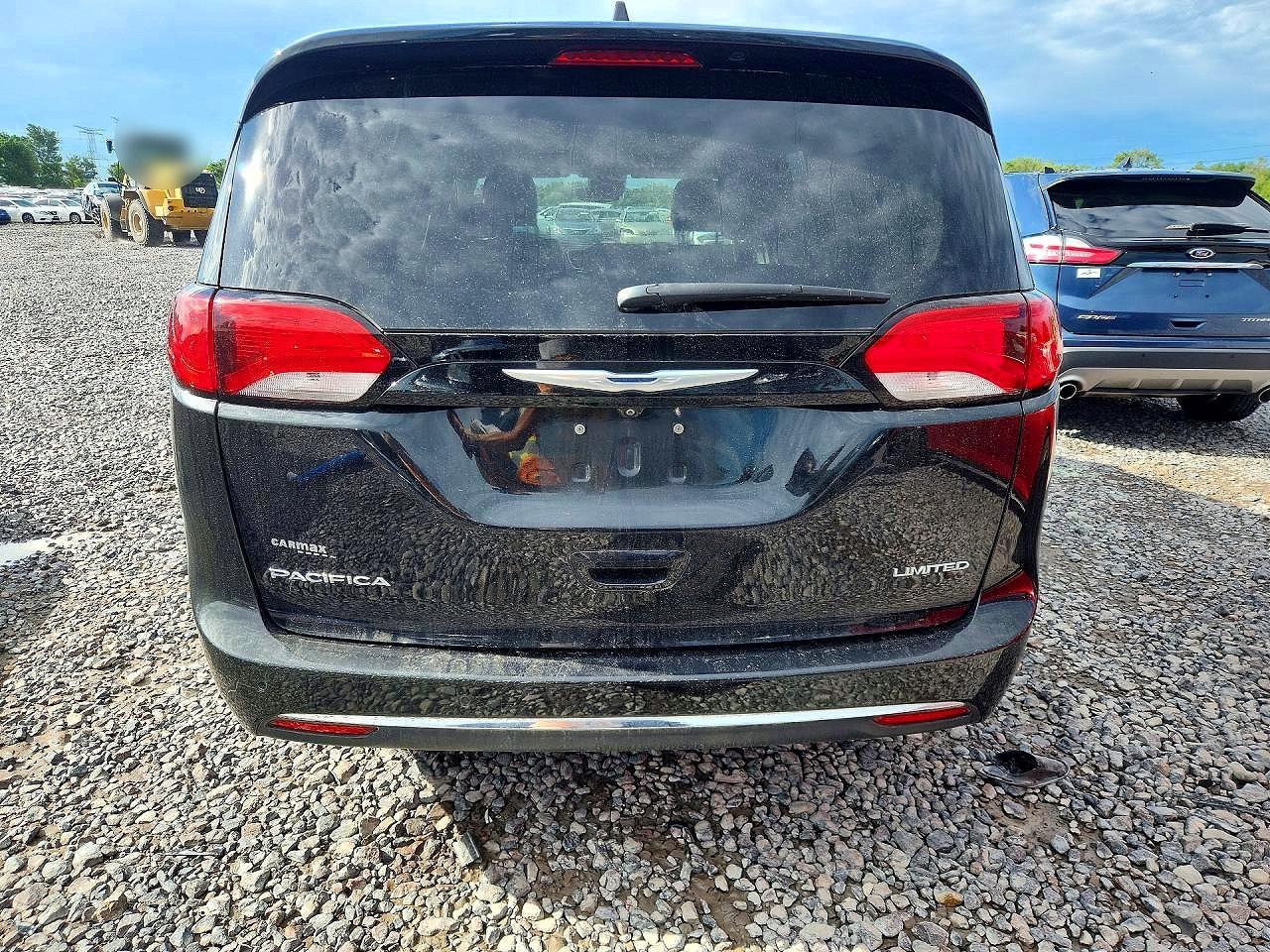 2018 Chrysler Pacifica Limited - Image 6