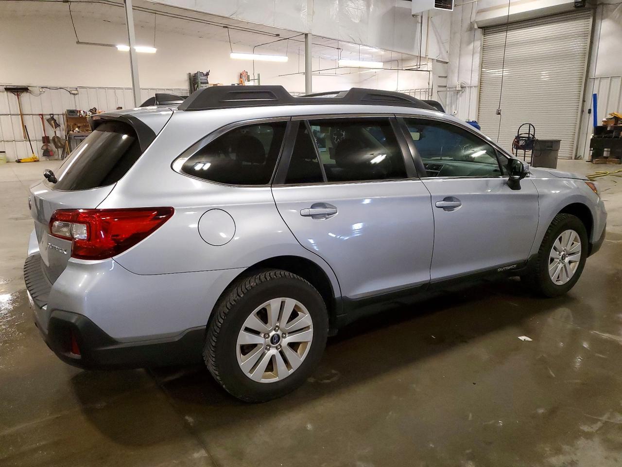 2018 Subaru Outback 2.5I Premium - Фото 3