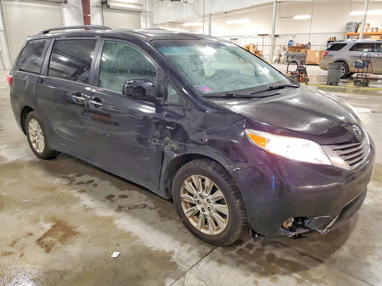 2016 Toyota Sienna Xle 7-Passenger - Image 4