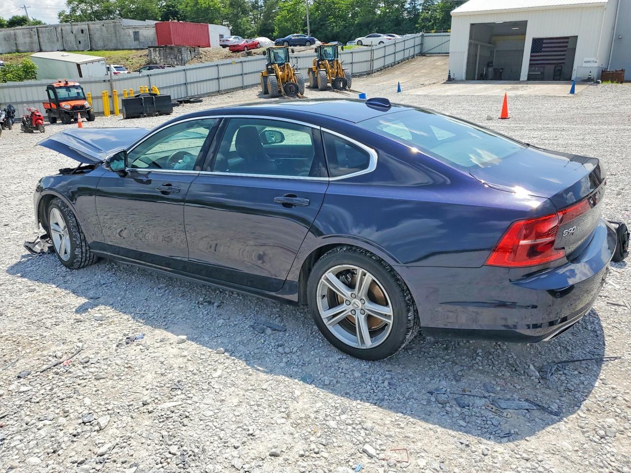 2019 Volvo S90 T5 Momentum - Фото 2
