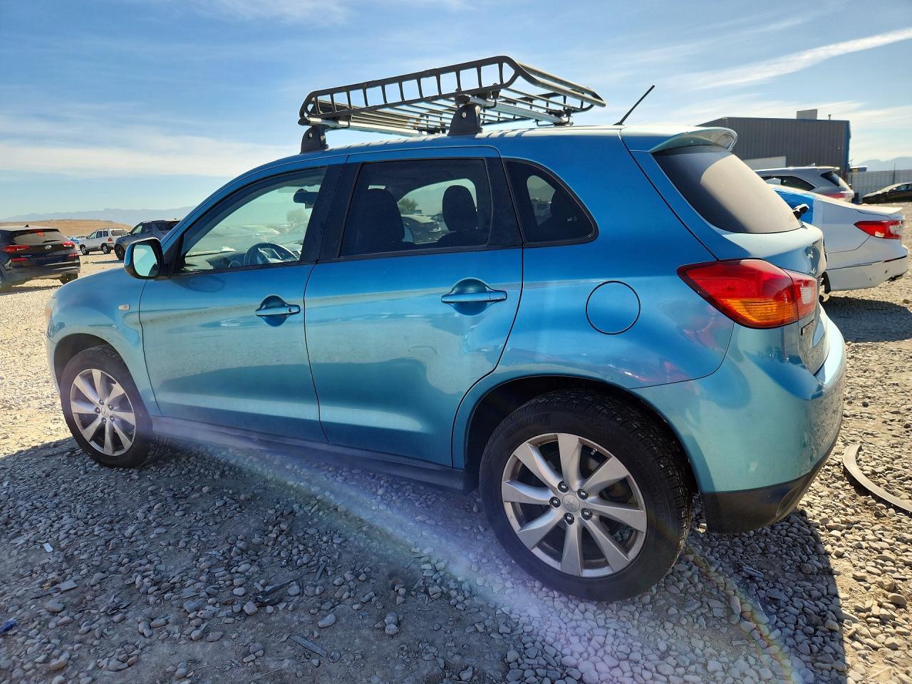 2013 Mitsubishi Outlander Sport Es - Image 2