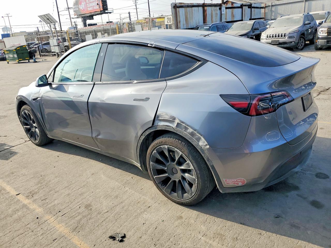 2025 Tesla Model Y - Image 2