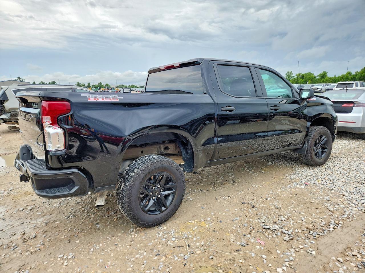 2025 Chevrolet Silverado K1500 Trail Boss Custom - Image 3