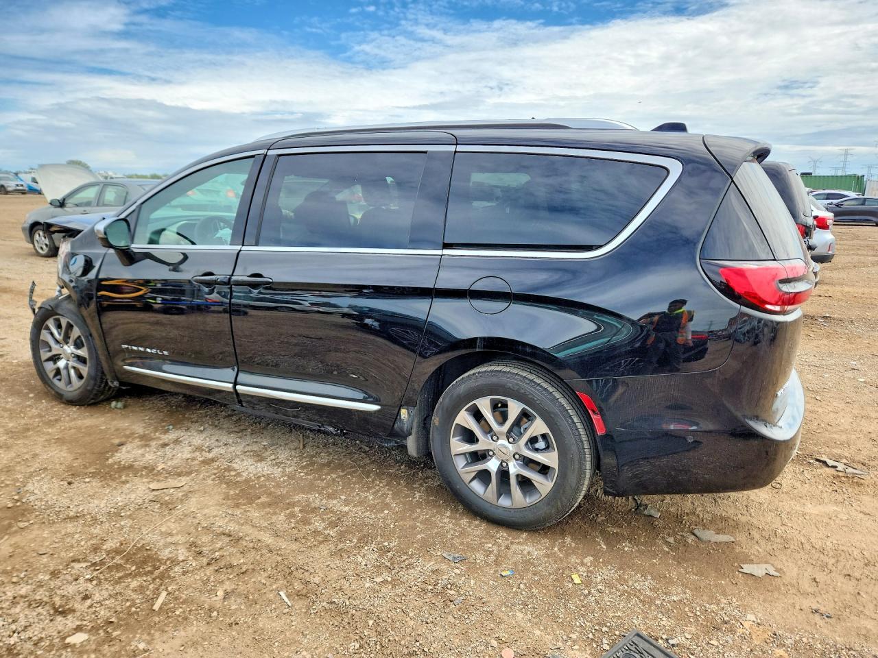 2025 Chrysler Pacifica Hybrid Pinnacle - Фото 2