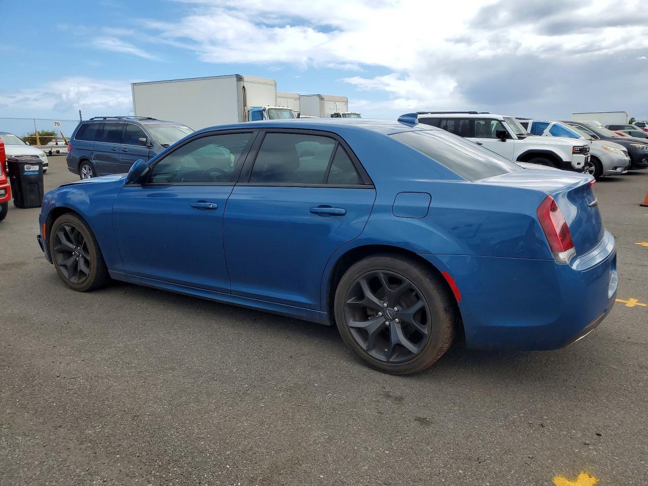 2021 Chrysler 300 Touring - Image 2