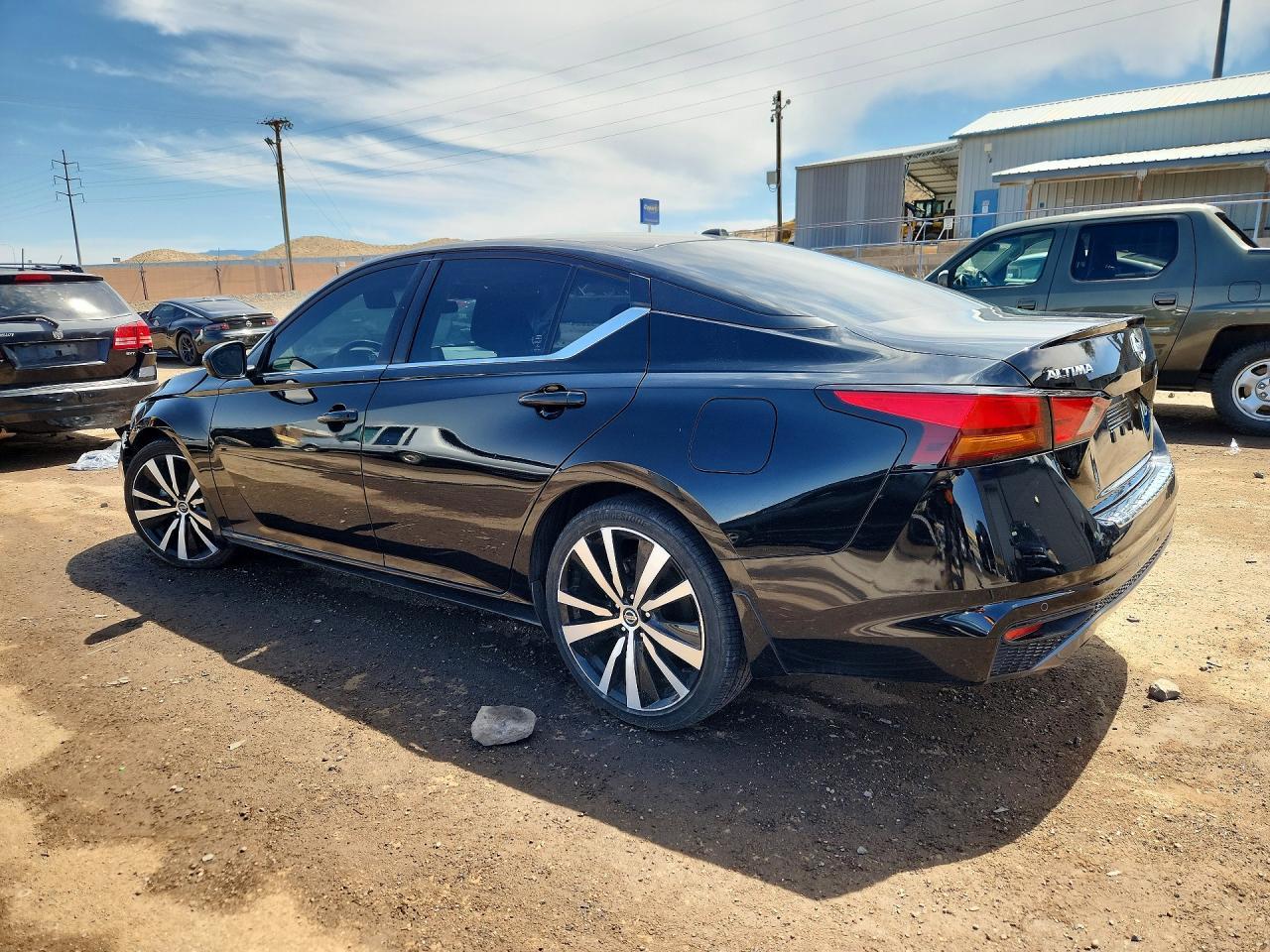 2022 Nissan Altima Sr - Image 2