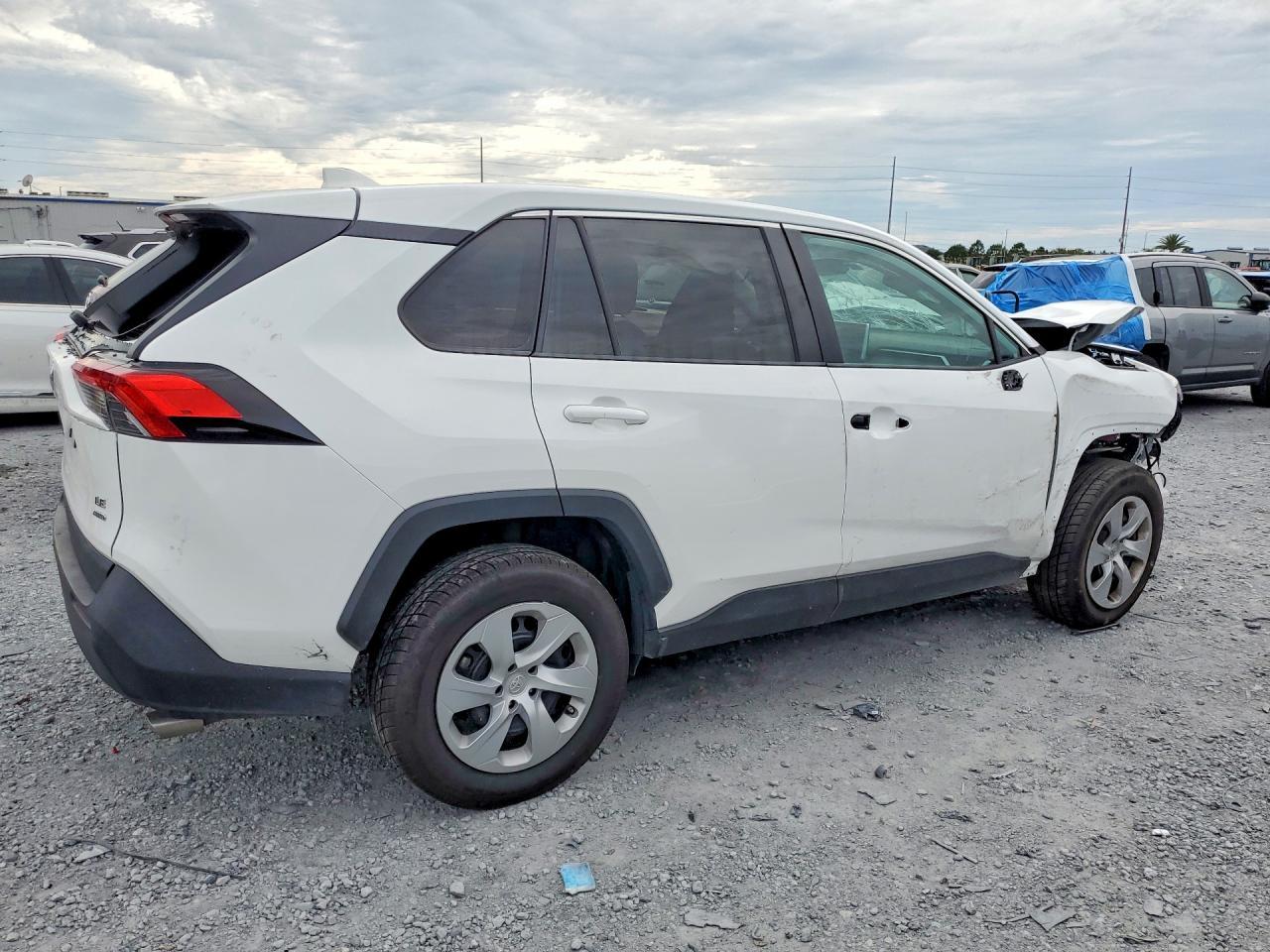2024 Toyota Rav4 Le - Фото 3