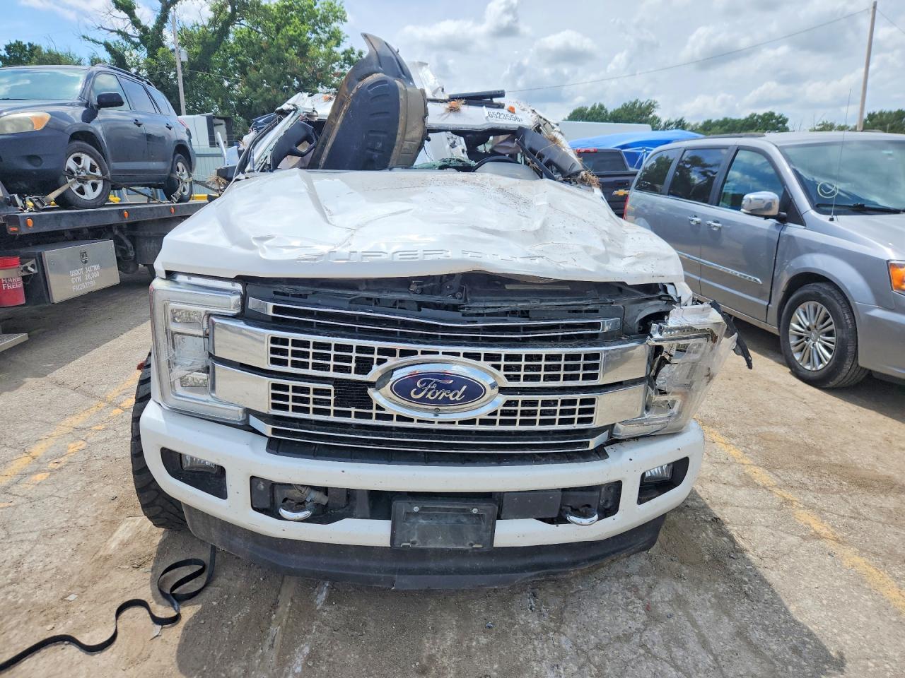 2017 Ford F350 Super Duty - Image 5