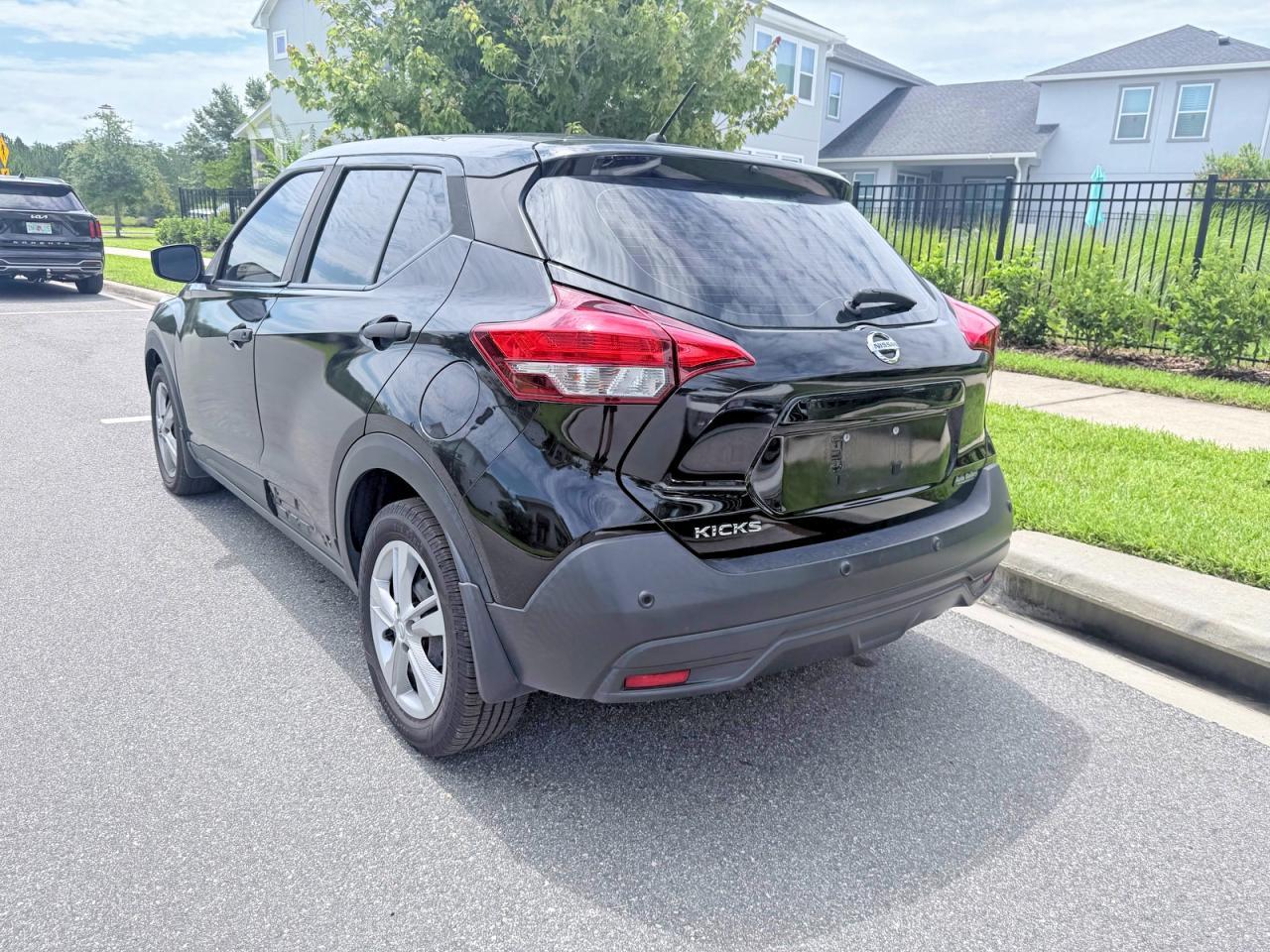 2020 Nissan Kicks S - Фото 3