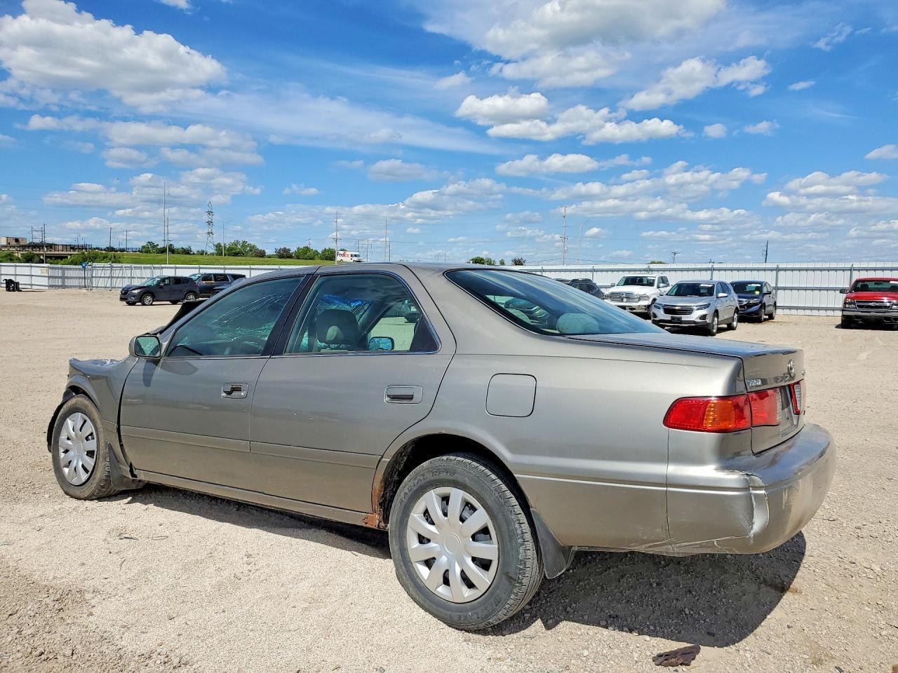 2001 Toyota Camry Le V6 - Фото 2