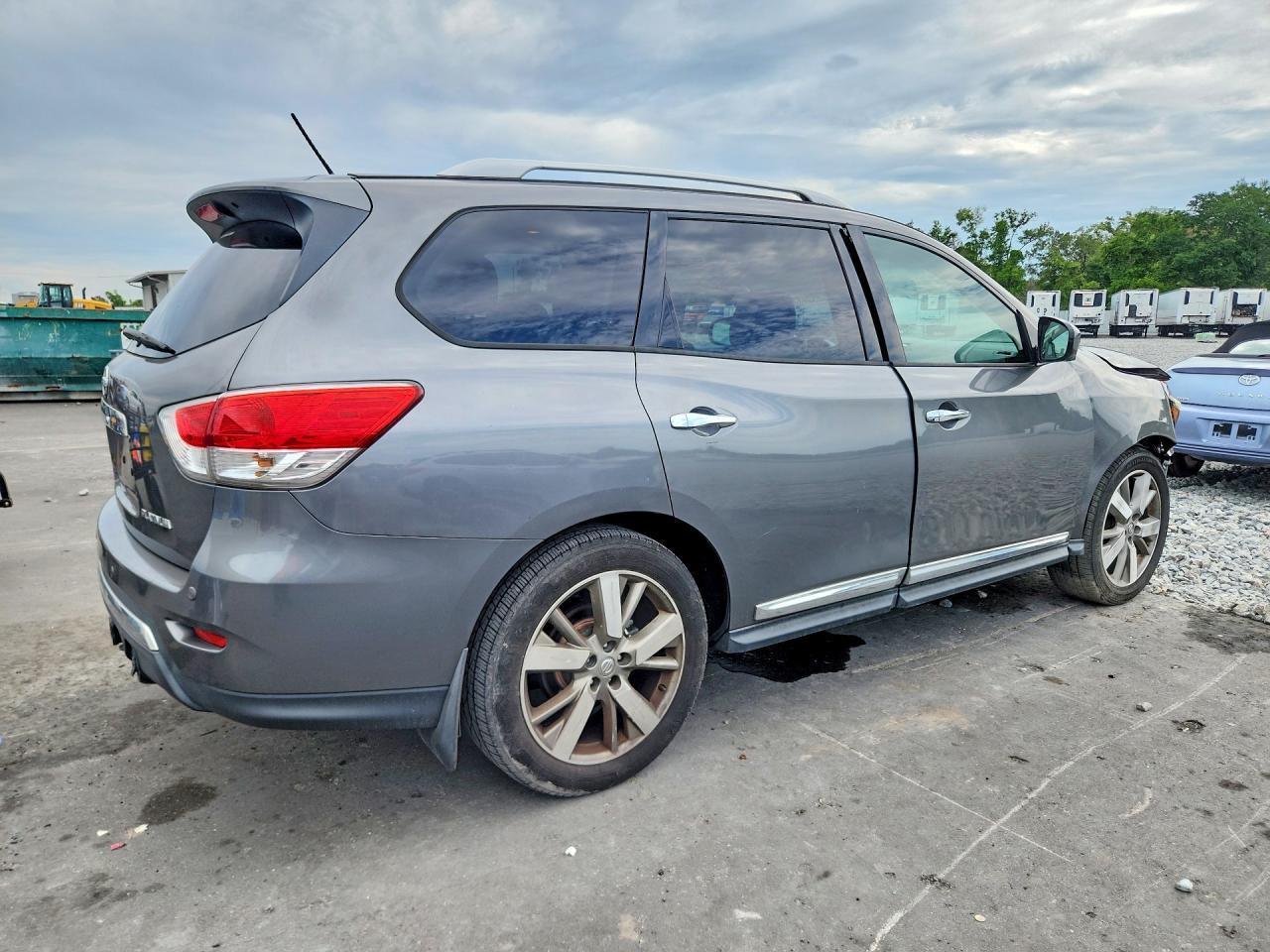 2015 Nissan Pathfinder S - Фото 3