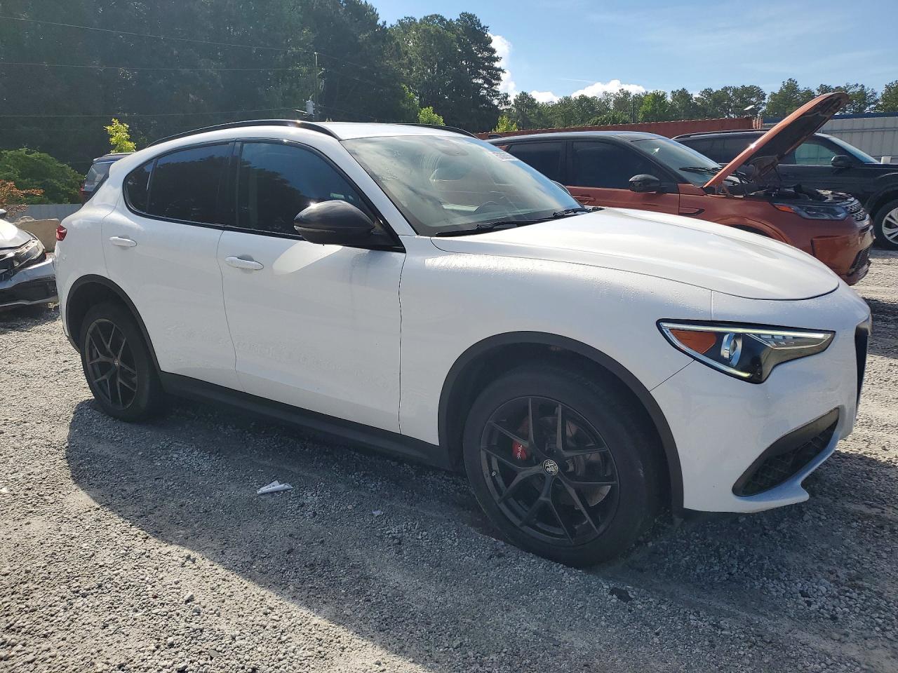 2020 Alfa Romeo Stelvio - Image 4