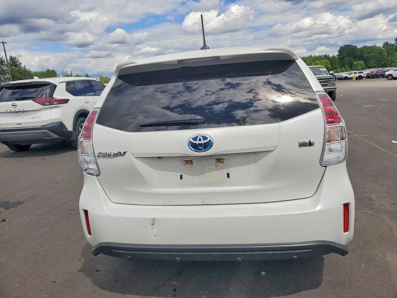 2017 Toyota Prius V Five - Фото 6