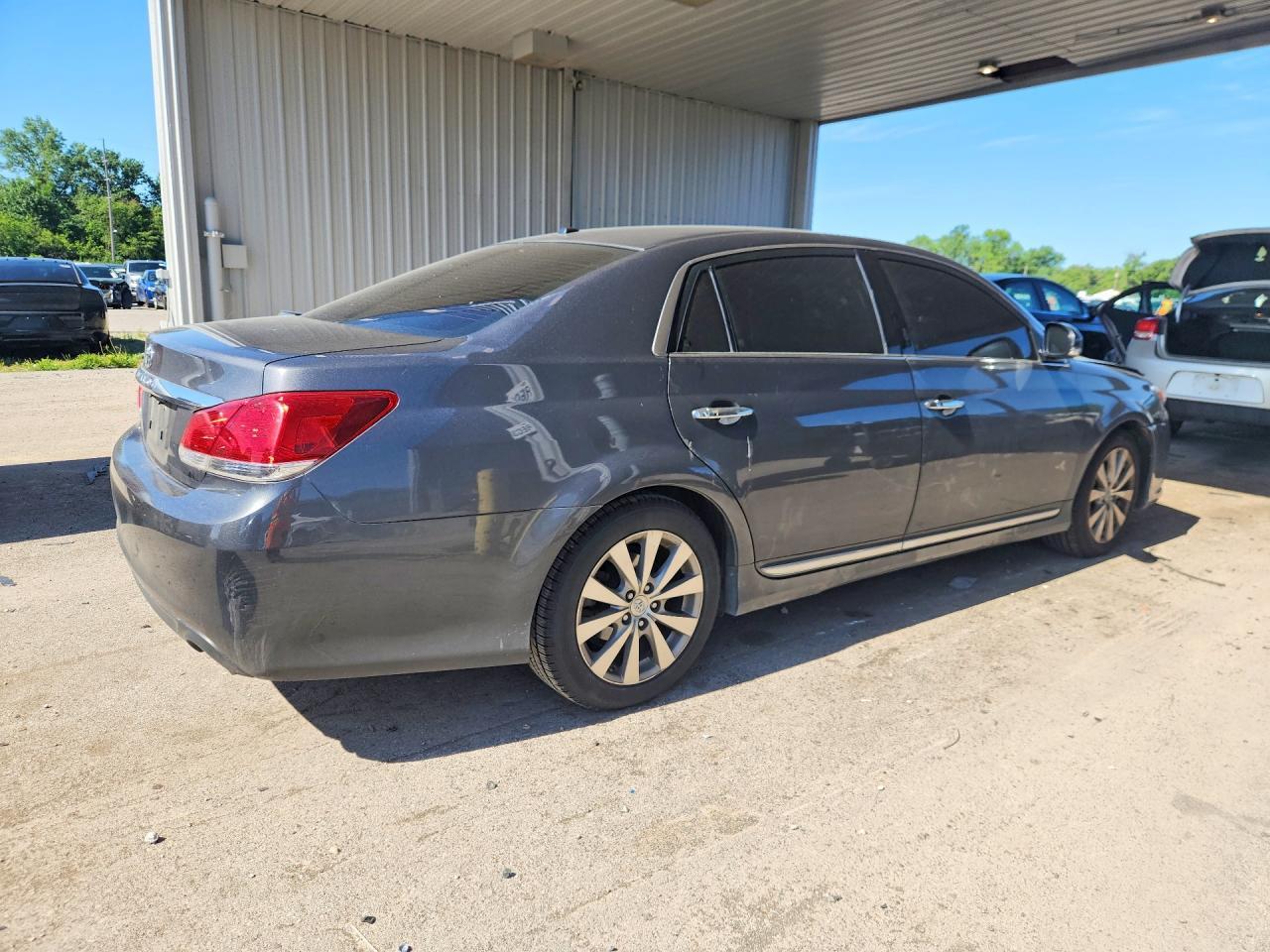 2011 Toyota Avalon Limited - Фото 3