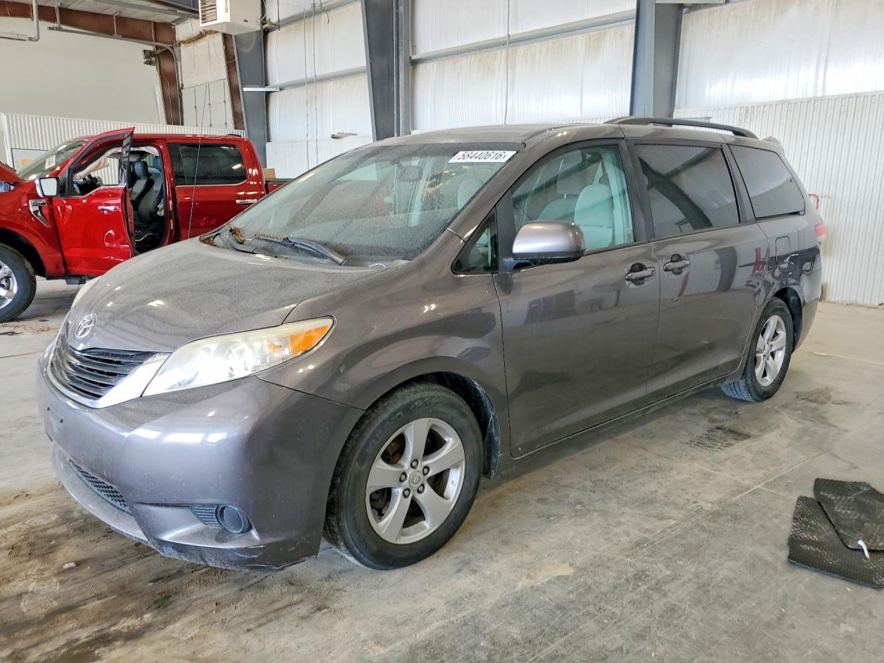 2011 Toyota Sienna Le