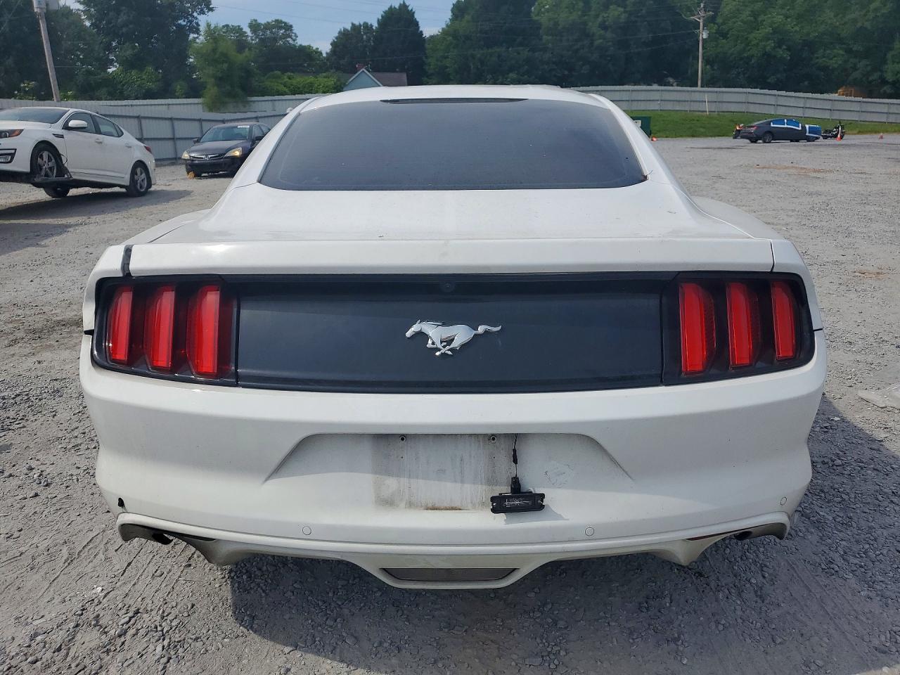 2015 Ford Mustang - Фото 6