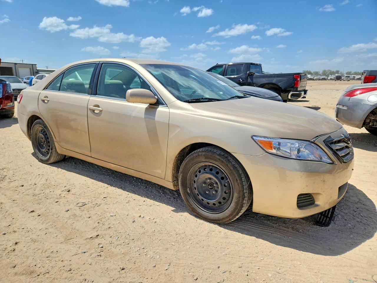 2010 Toyota Camry Le - Фото 4