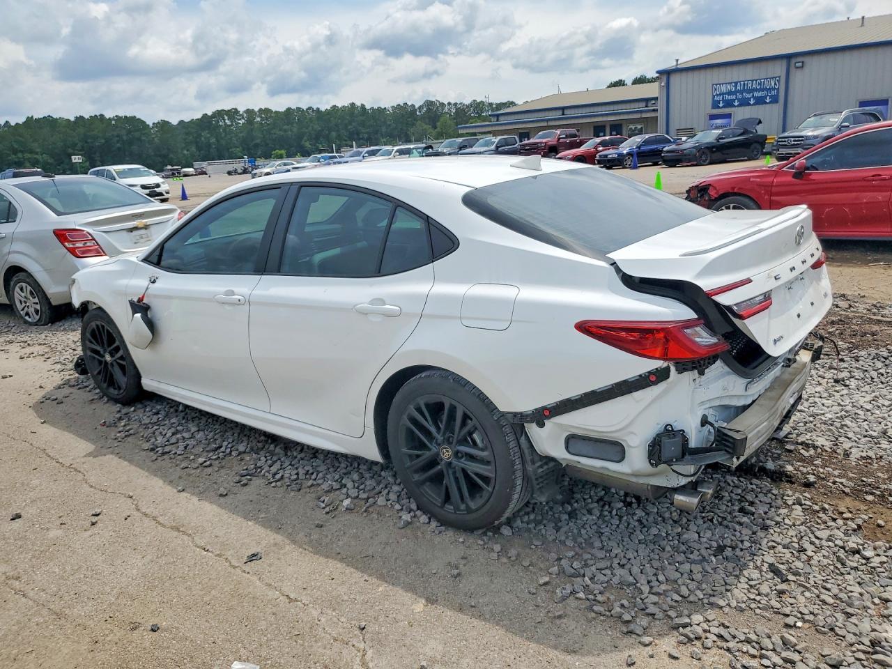 2025 Toyota Camry Se - Фото 2