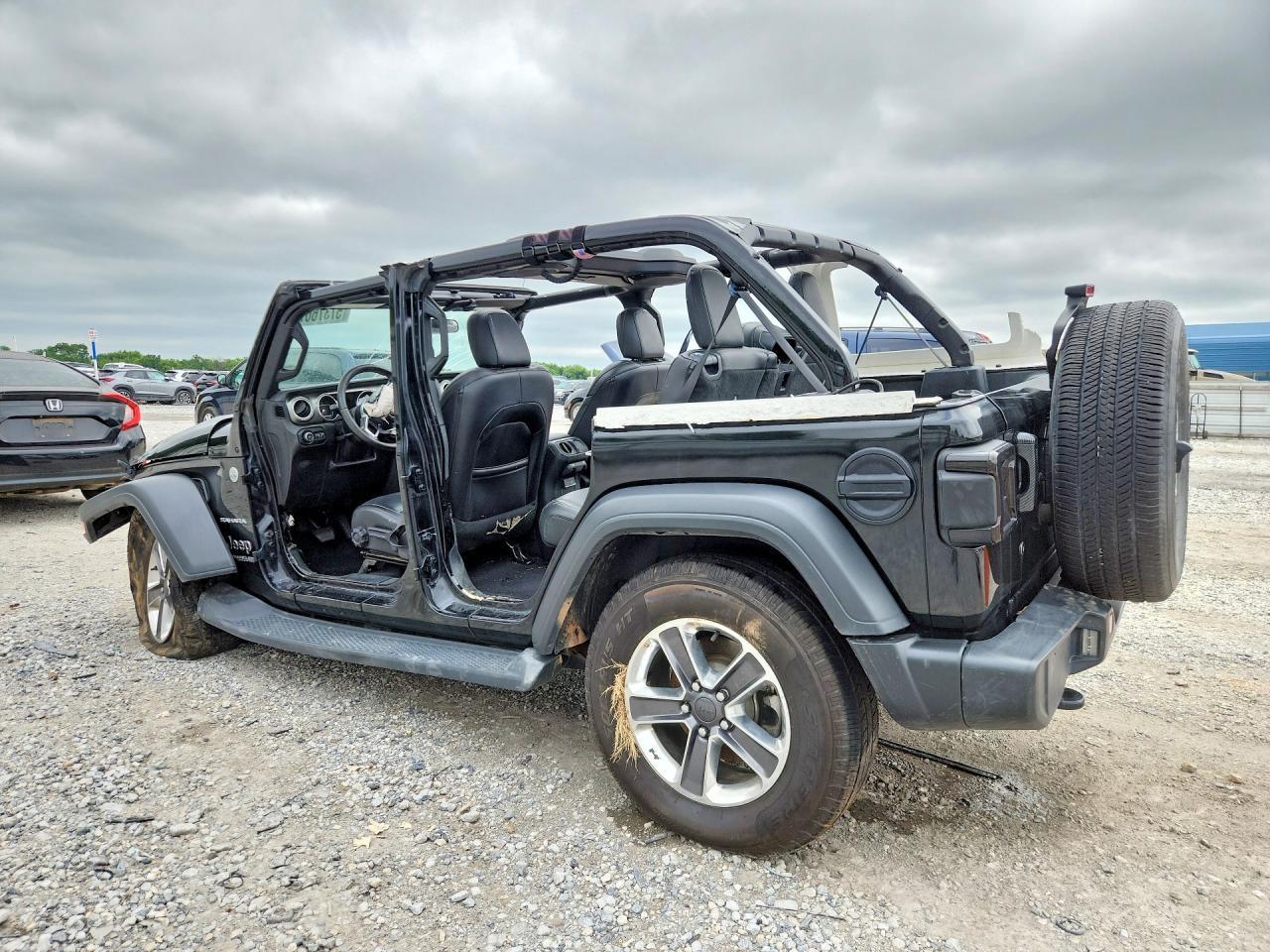2020 Jeep Wrangler Unlimited Sahara - Image 2