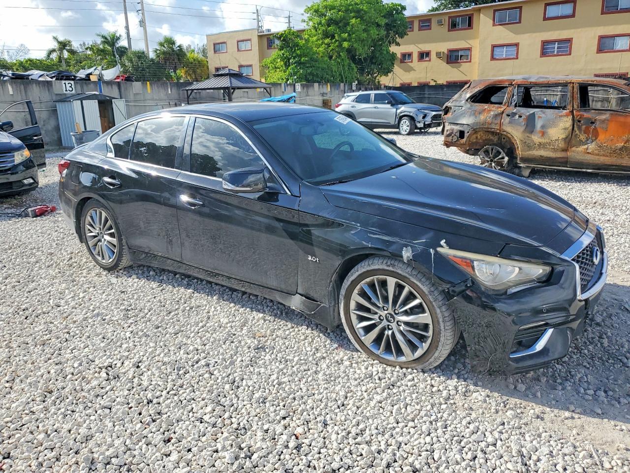 2018 Infiniti Q50 3.0T Luxe - Фото 4
