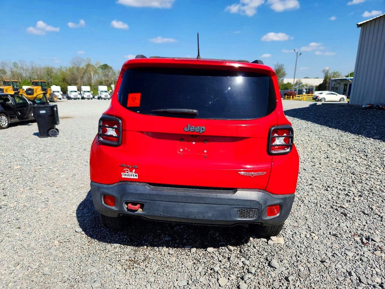 2016 Jeep Renegade Trailhawk - Image 6