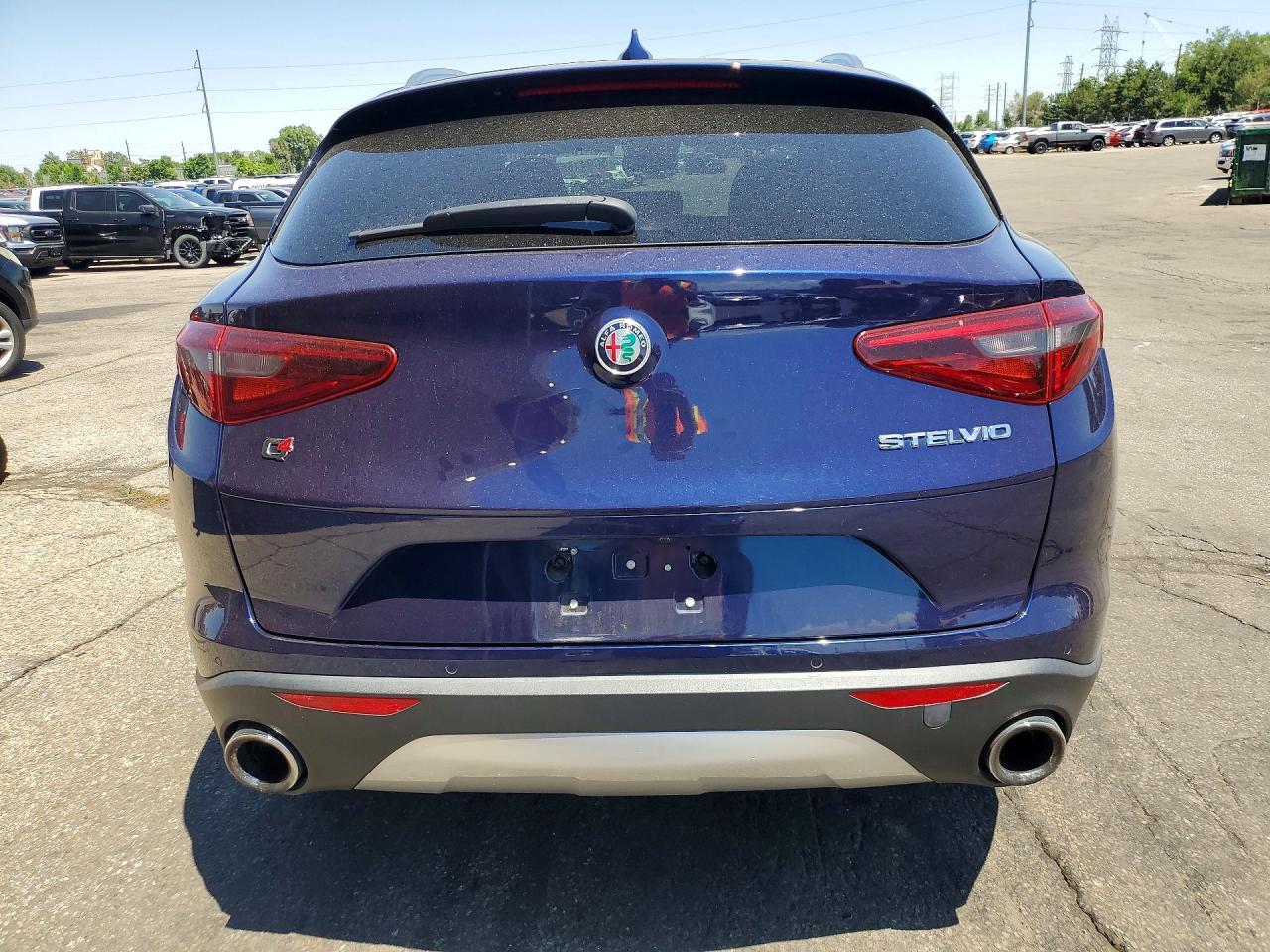 2018 Alfa Romeo Stelvio - Image 6