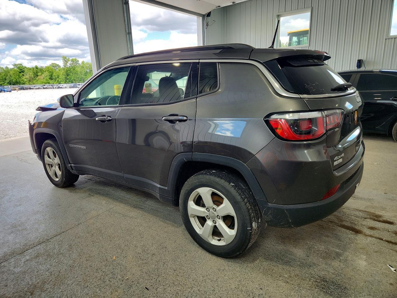 2018 Jeep Compass Latitude - Image 2