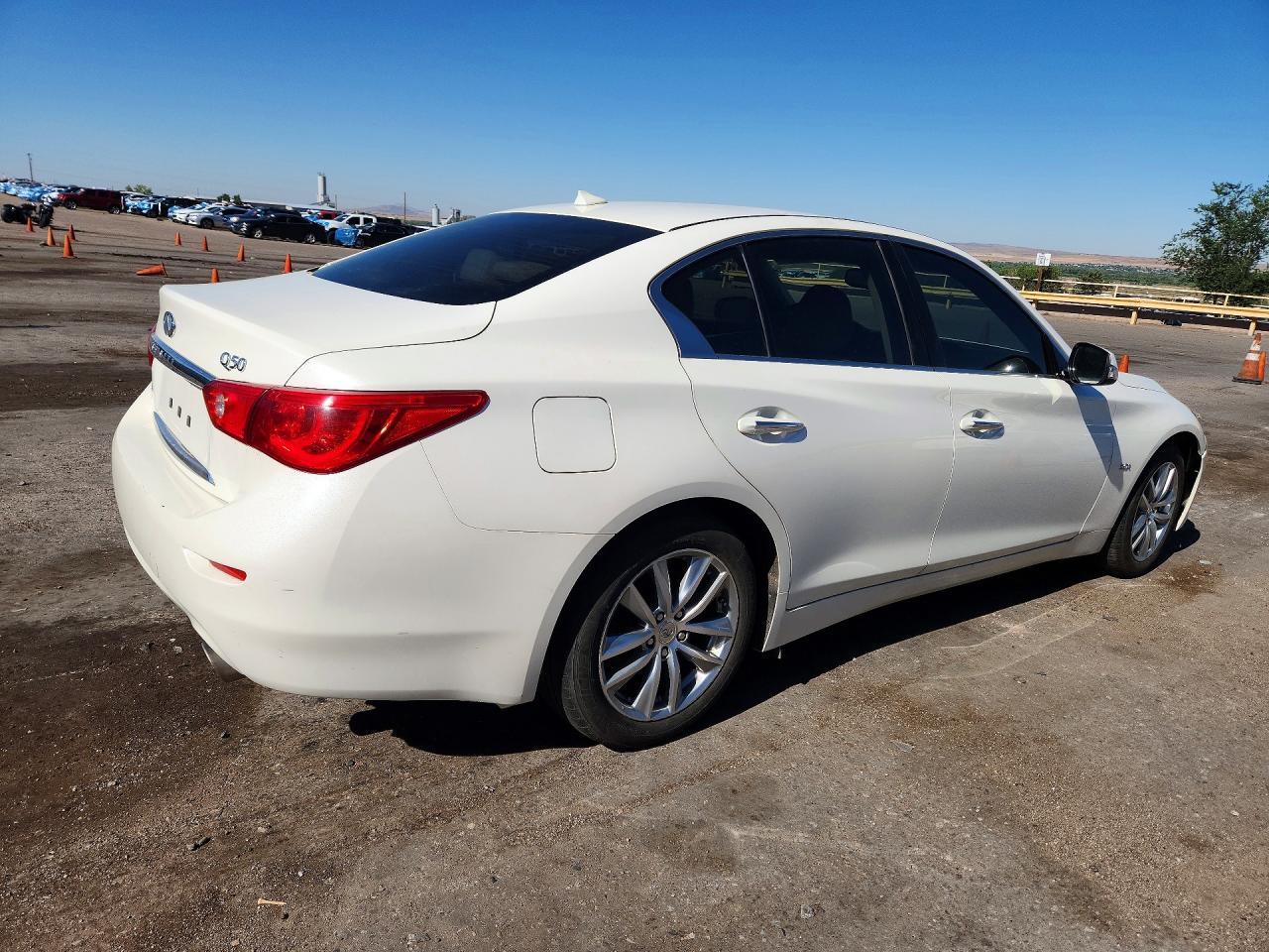 2017 Infiniti Q50 3.0T Premium - Фото 3
