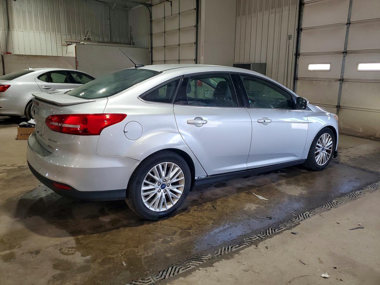2016 Ford Focus Titanium - Фото 3