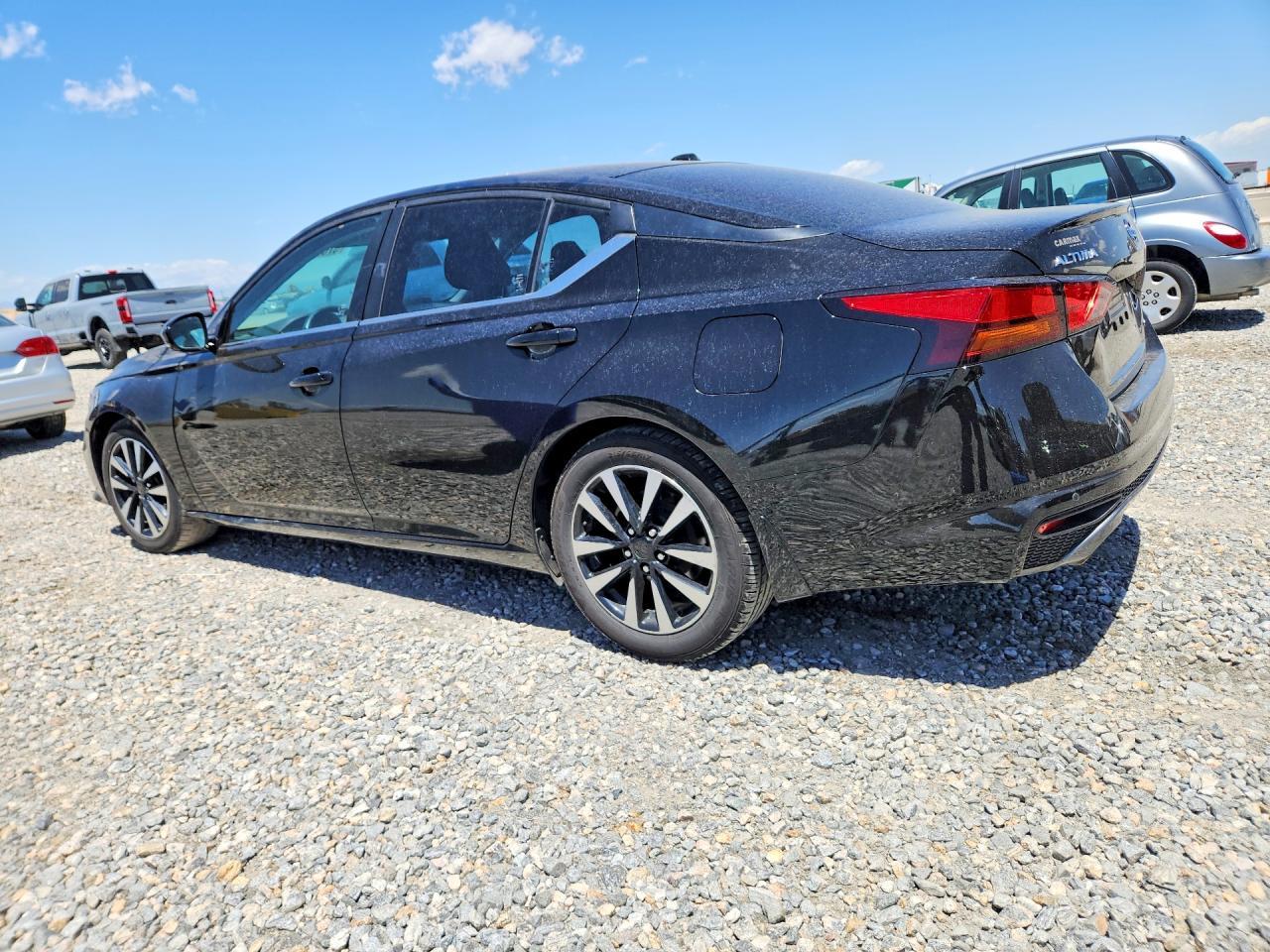 2020 Nissan Altima 2.0 Sr - Image 2