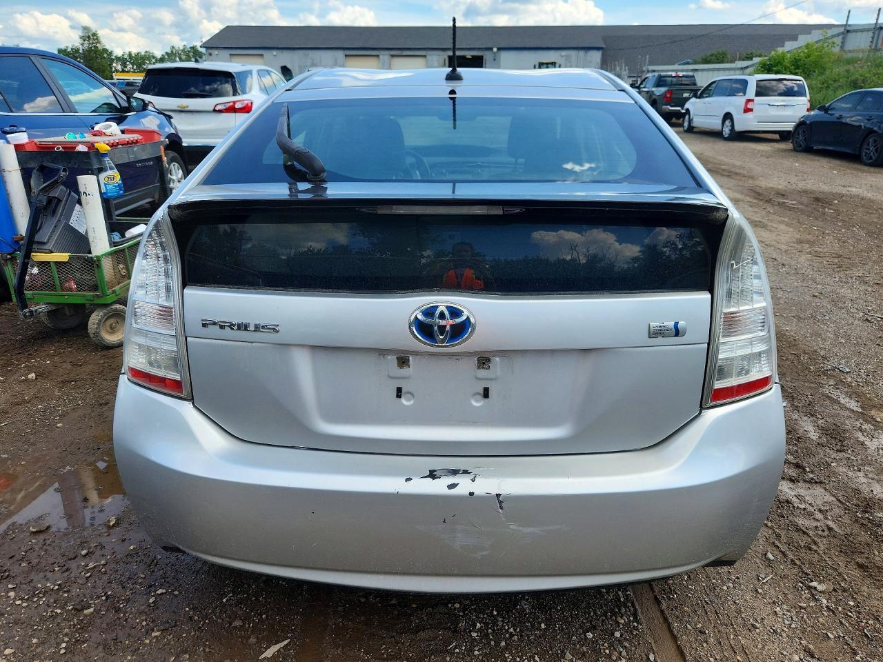2011 Toyota Prius Two - Фото 6