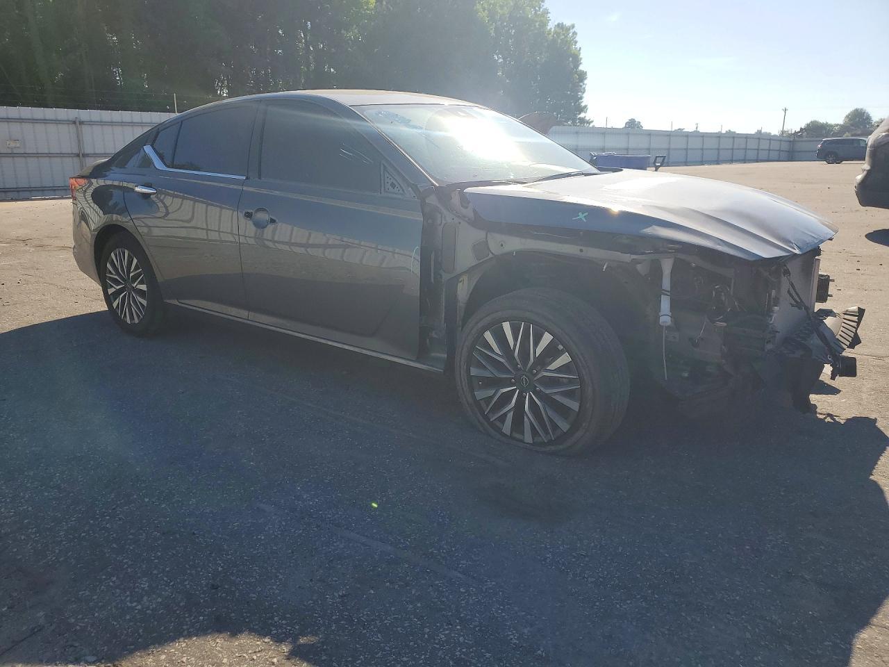 2025 Nissan Altima Sv - Image 4