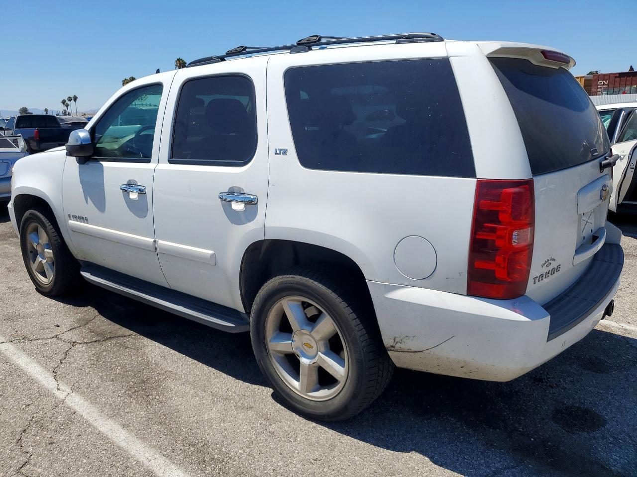 2007 Chevrolet Tahoe C1500 - Image 2