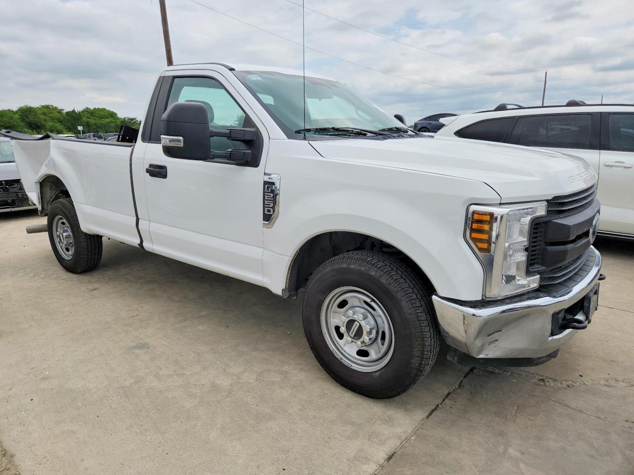 2019 Ford F250 Super Duty - Фото 4