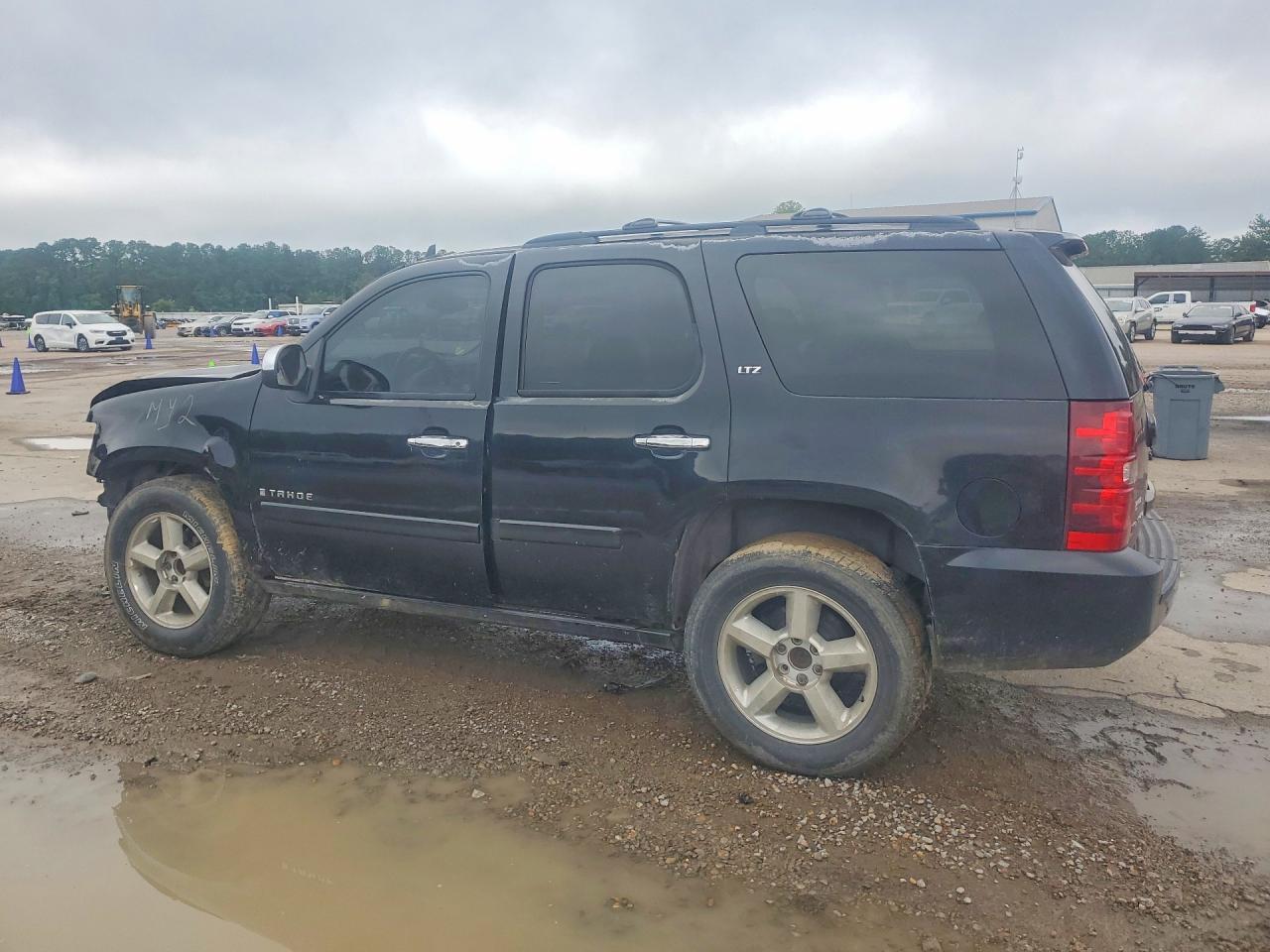 2008 Chevrolet Tahoe C1500 - Фото 2