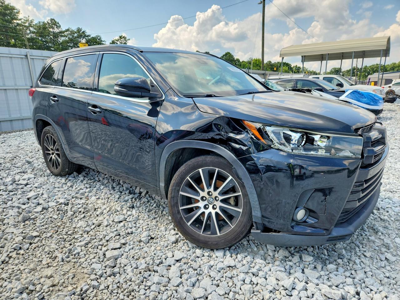 2017 Toyota Highlander Se - Фото 4