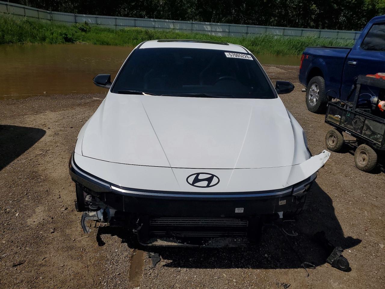 2025 Hyundai Elantra N Base - Image 5
