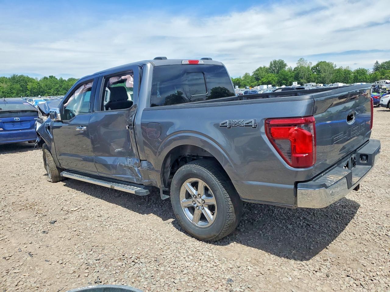 2024 Ford F150 Xlt - Фото 2