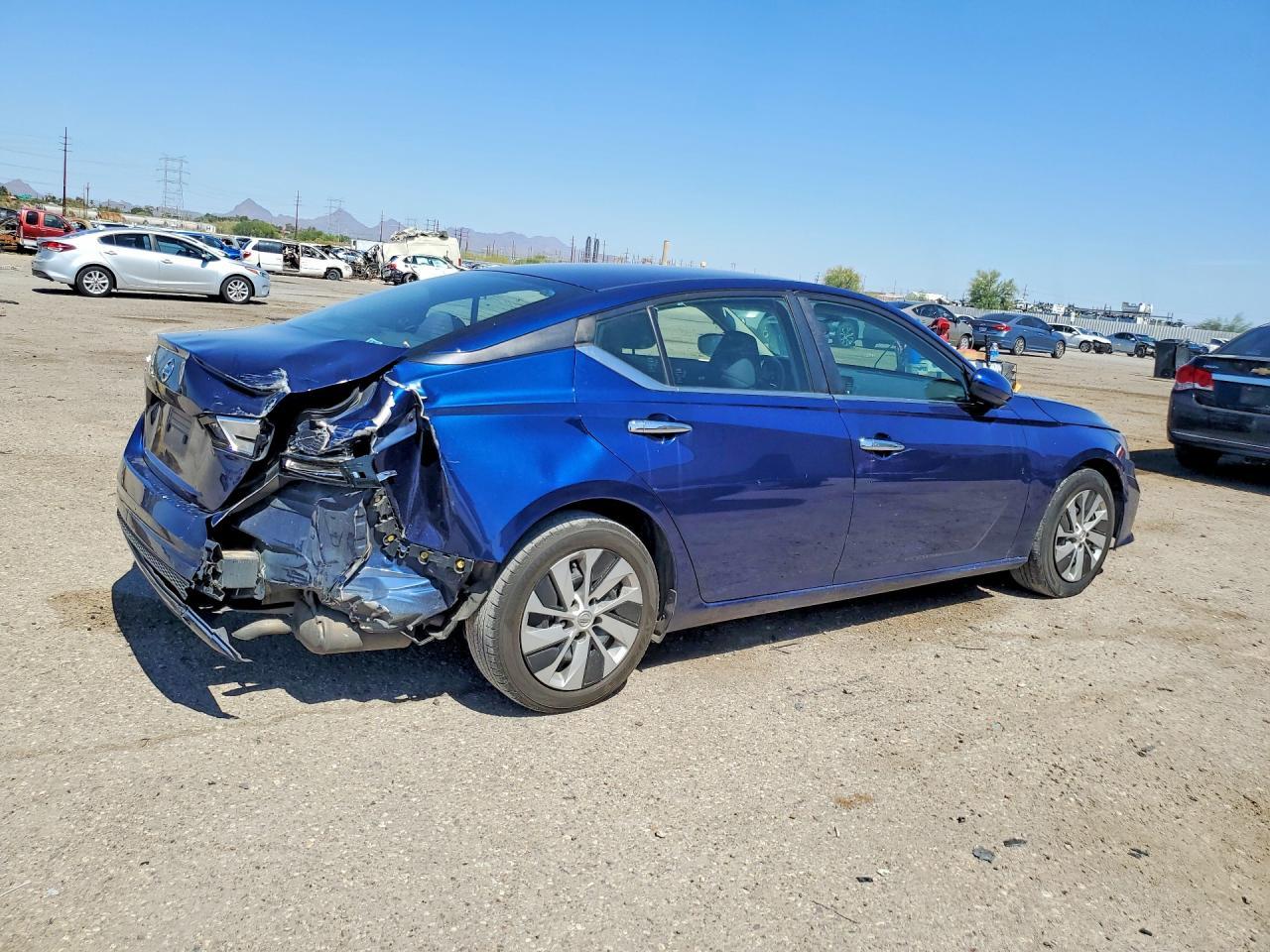 2022 Nissan Altima S - Image 3