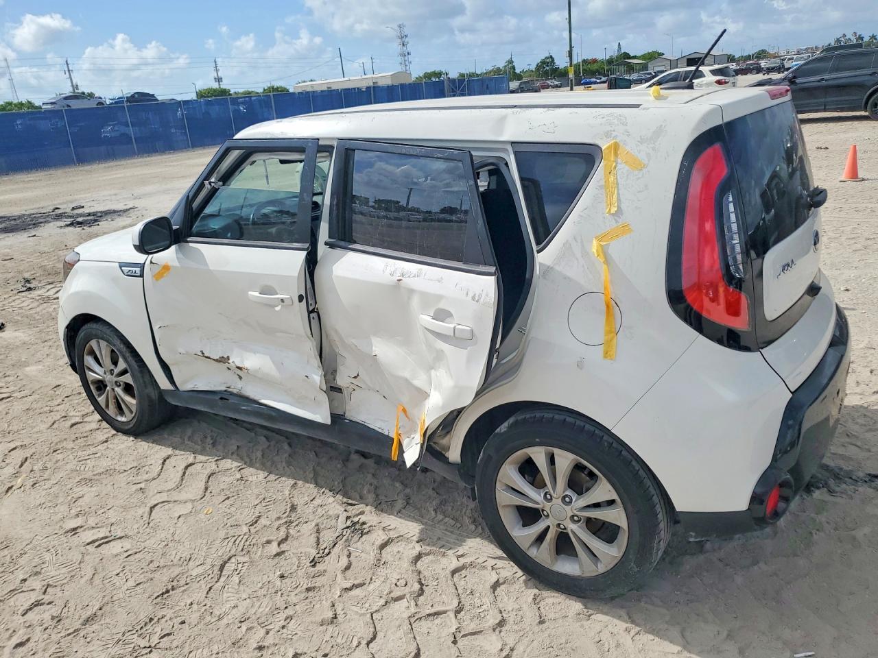2016 Kia Soul + - Image 2