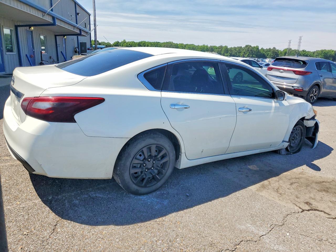 2018 Nissan Altima 2.5 S - Фото 3